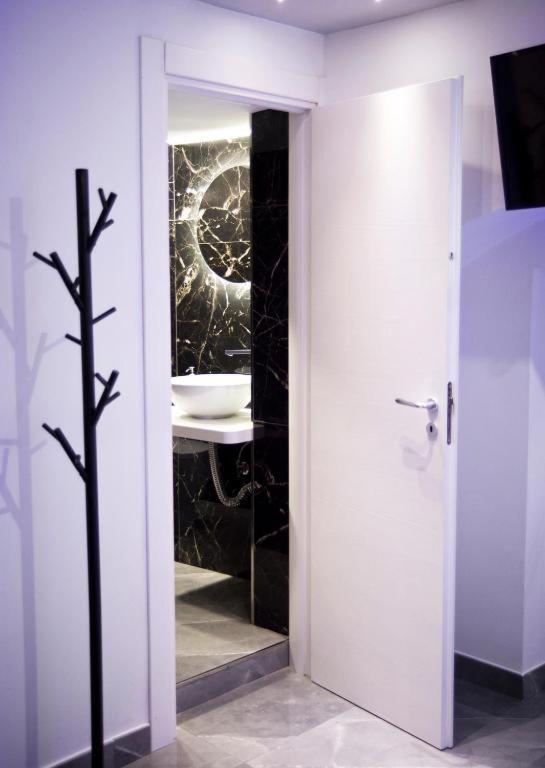 Suite Napoli Sotterranea Con Jacuzzi Экстерьер фото