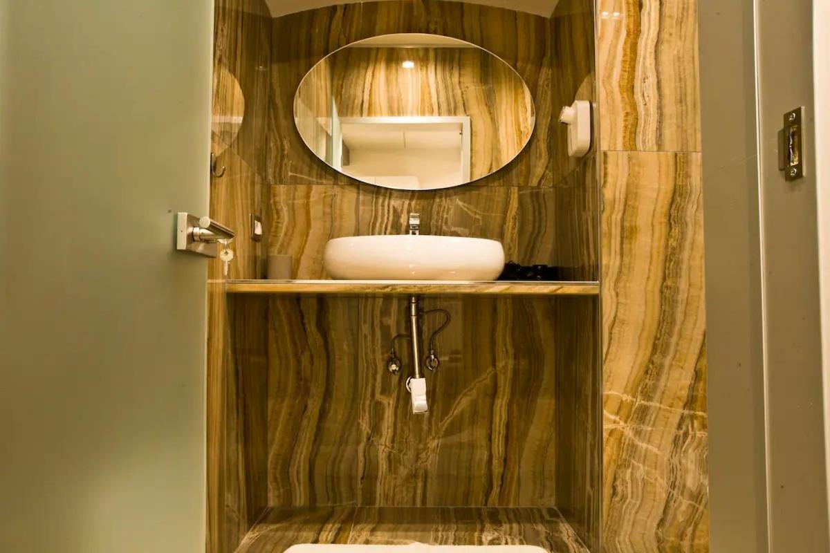 Suite Napoli Sotterranea Con Jacuzzi Экстерьер фото